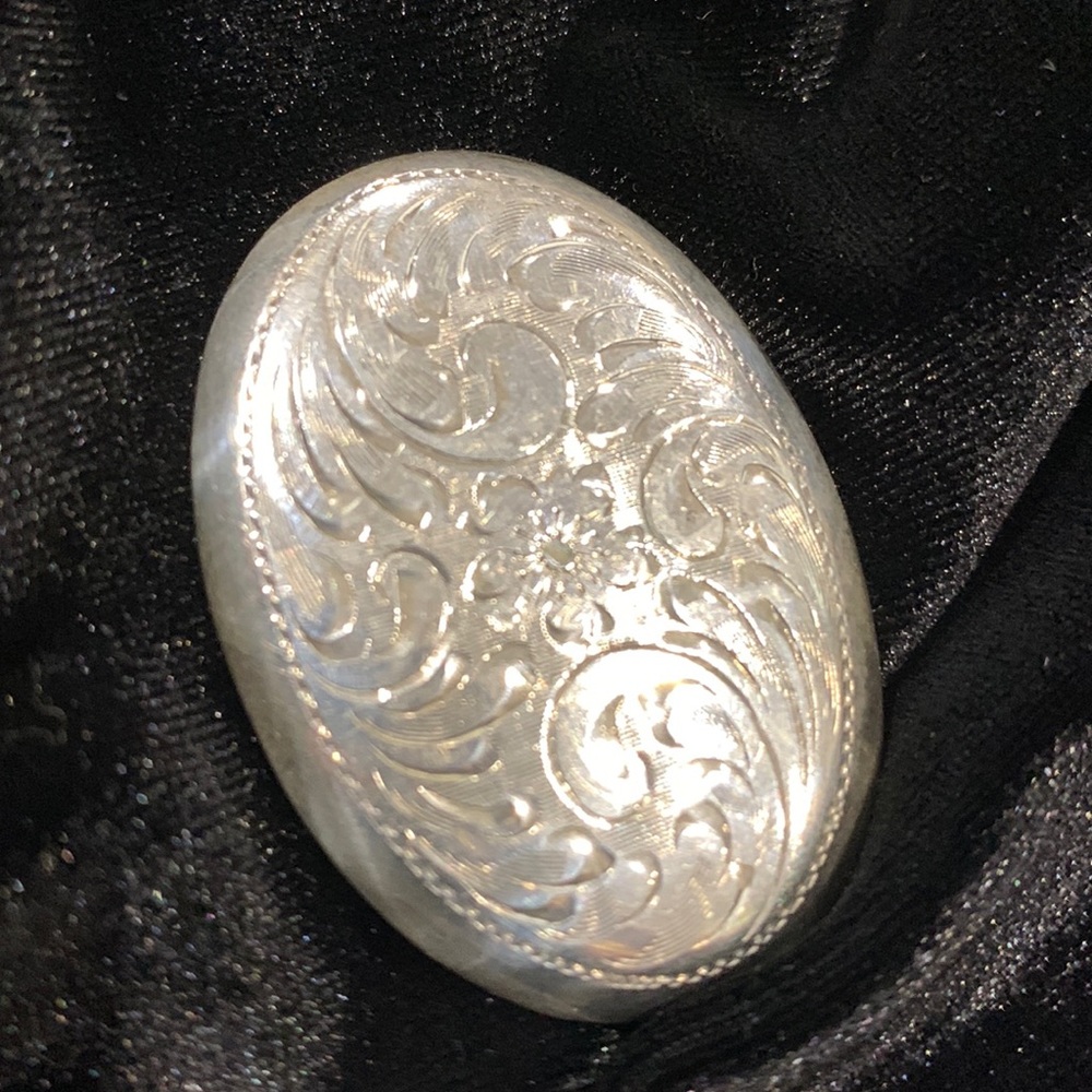 Vintage Oval Sterling Brooch. Approx 2 inches x 1.25 inches. Sterling SMIBO .